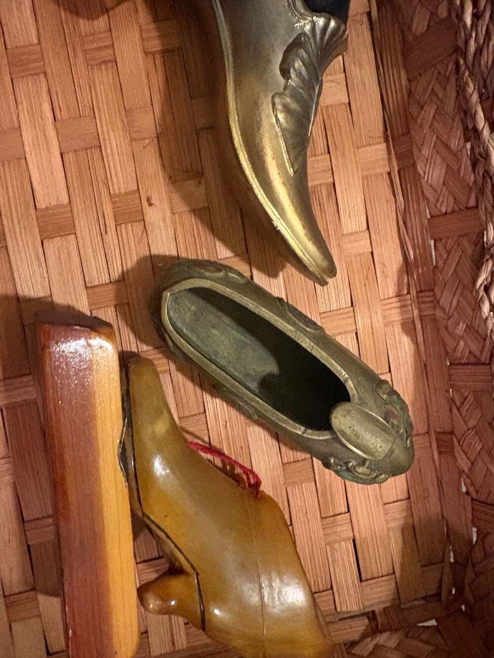 Vintage Assorted Brass and Metal Miniature Shoe Collectibles Set of 3 - Picture 3 of 4